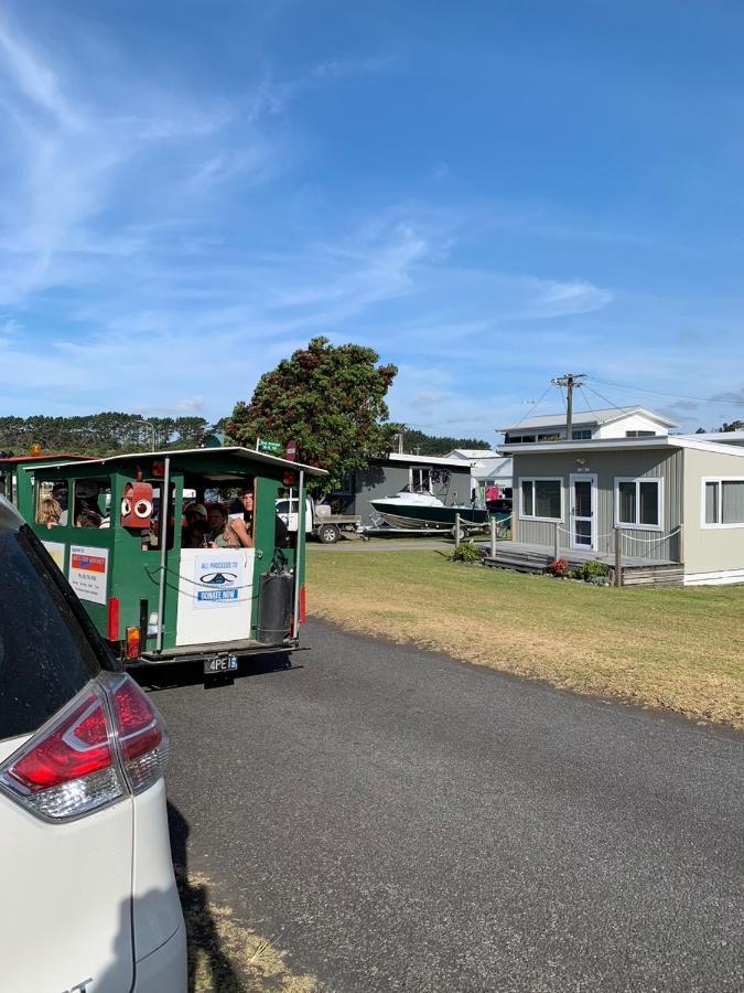 Urenui Beach Bach Exterior foto